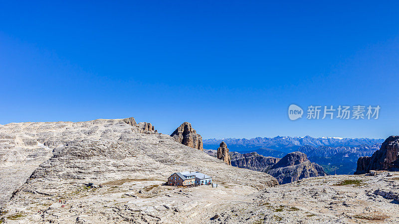 意大利- Rifugio Boe'，一个建在Sella集团山上的小屋